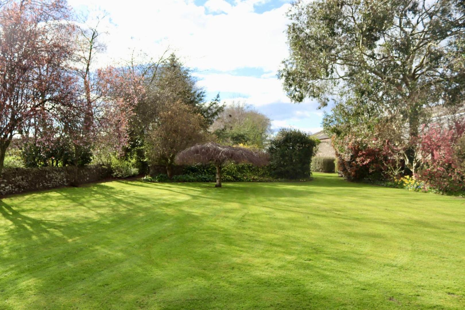 Vicarsford Farmhouse With Hot Tub Leuchars Экстерьер фото